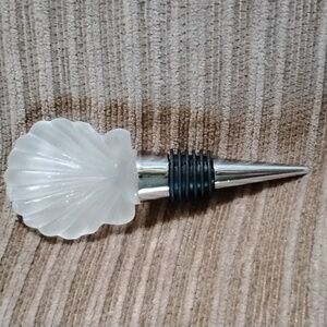 Shell Design Wine Stopper - Silver and White